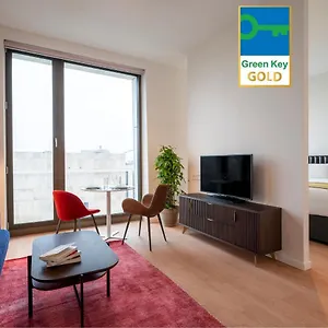 premier-suites-plus-amsterdam-1081lc.zandvoort-hotels.com/